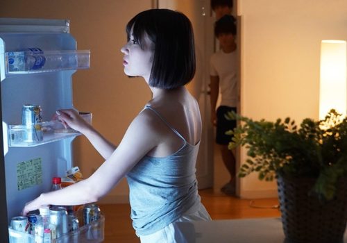 em-re-du-chi-dau-khi-moi-ngay-mac-do-mat-me